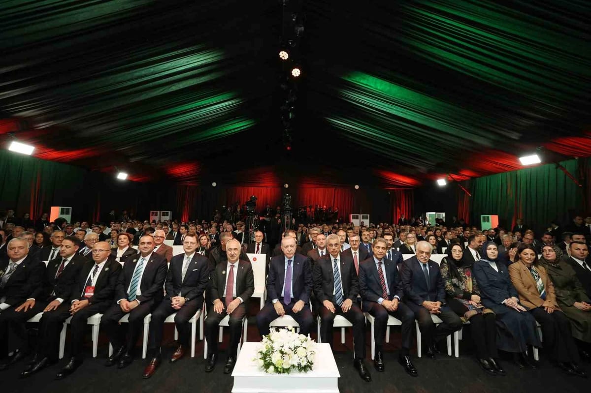 Cumhurbaşkanı Erdoğan müjdeyi verdi: "38 bin hekim dışı personel alacağız"