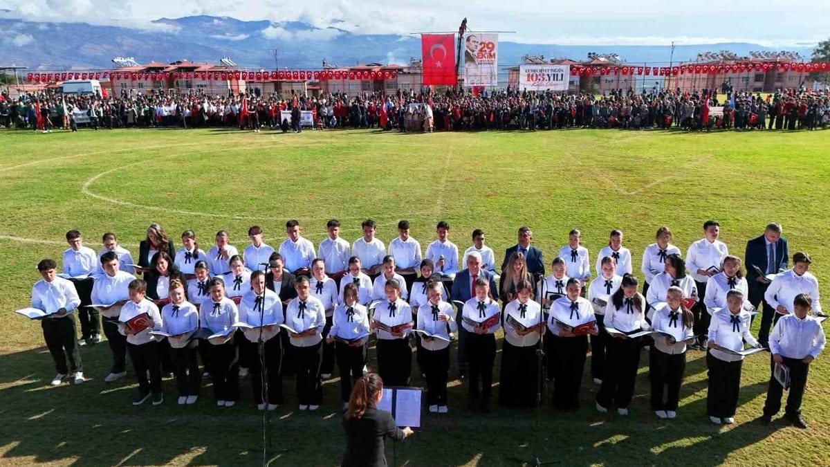 Cumhuriyet’in 103. yılı Bozdoğan’da öğrenci gösterileriyle kutlandı