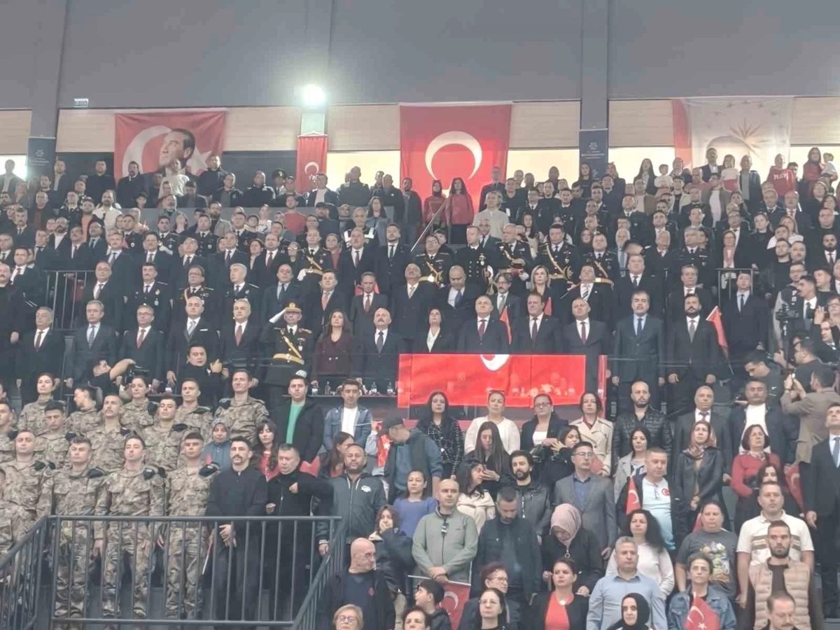 Cumhuriyetin 103. yılı Aydın'da törenle kutlandı, öğrenciler ödüllendi