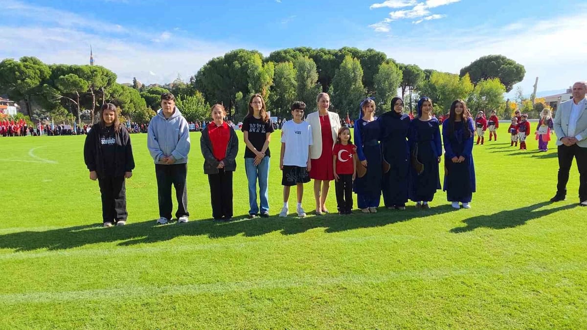 Cumhuriyetin 103. yılı Nazilli'de coşkuyla kutlandı, kent bayraklarla donatıldı