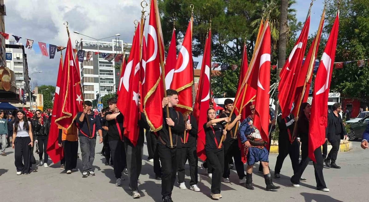 Cumhuriyetin 103. yılı Nazilli'de coşkuyla kutlandı, kent bayraklarla donatıldı