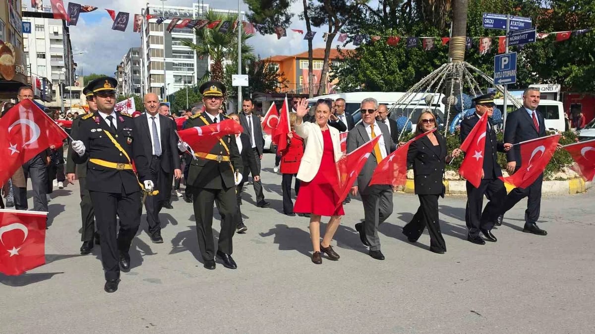 Cumhuriyetin 103. yılı Nazilli'de coşkuyla kutlandı, kent bayraklarla donatıldı