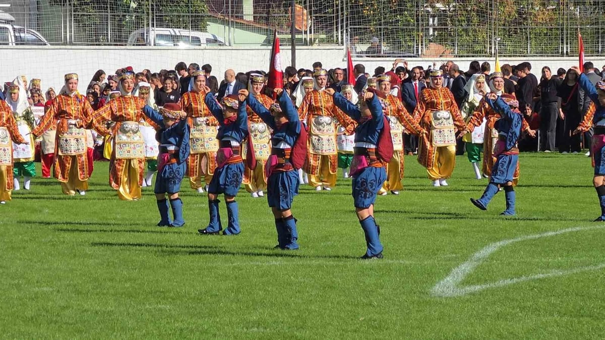 Cumhuriyetin 103. yılı Nazilli'de coşkuyla kutlandı, kent bayraklarla donatıldı
