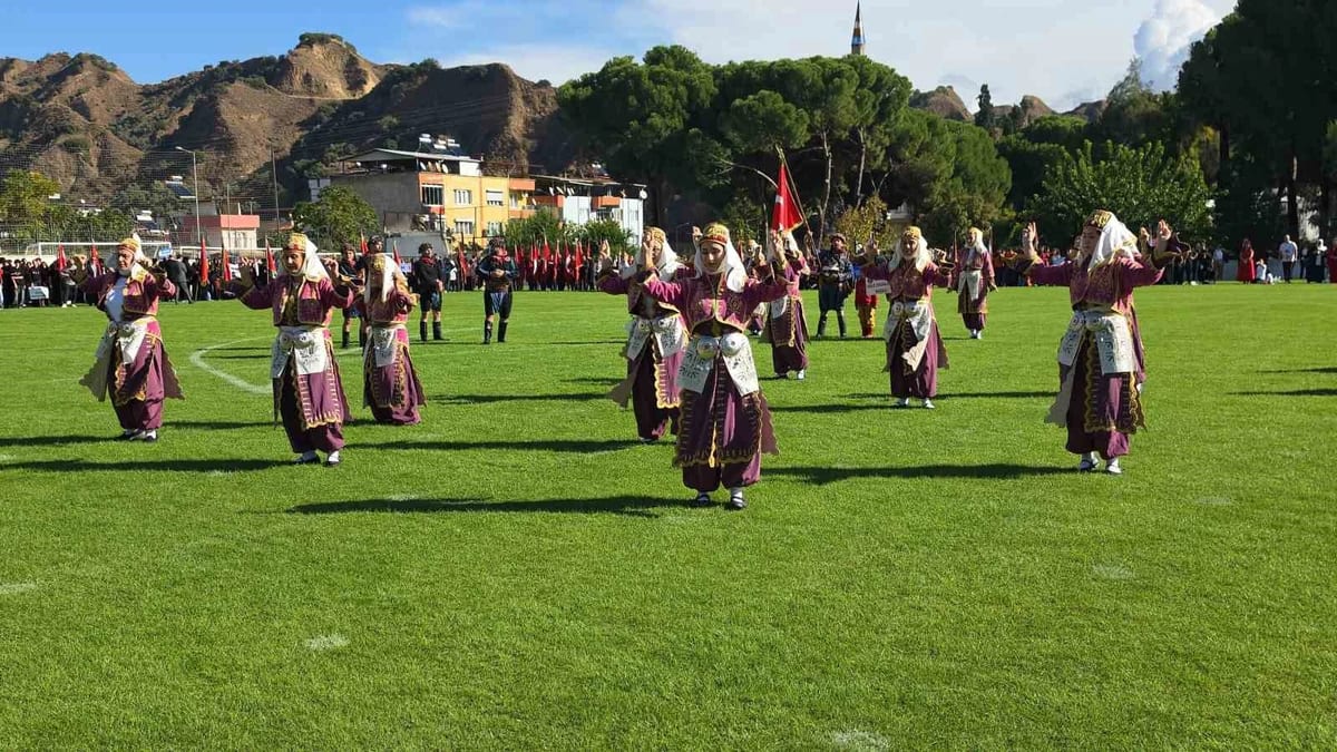 Cumhuriyetin 103. yılı Nazilli'de coşkuyla kutlandı, kent bayraklarla donatıldı