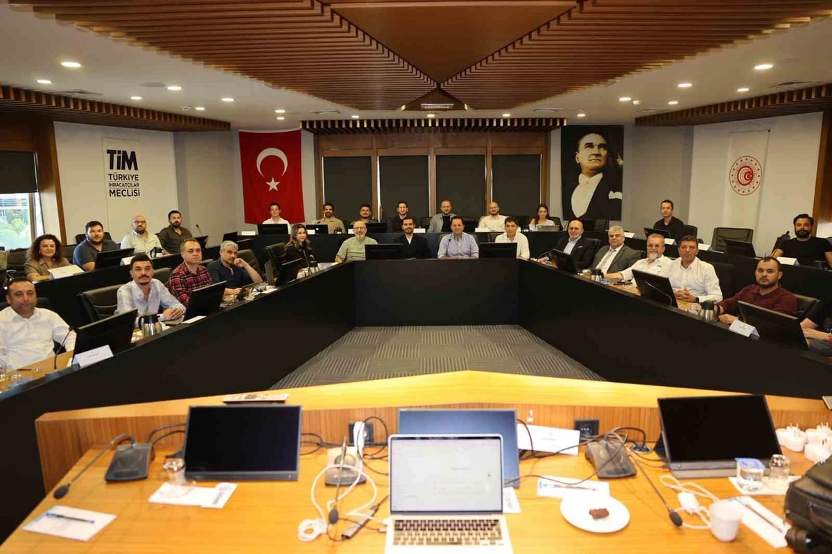 DENİB’de ‘İnsan ve Yapay Zeka İş Birliği’ eğitimi gerçekleştirildi