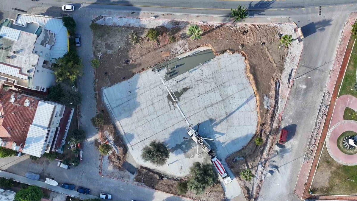 Didim Belediyesi Efeler’deki Kaykay Parkı’nda beton dökümünü yaptı