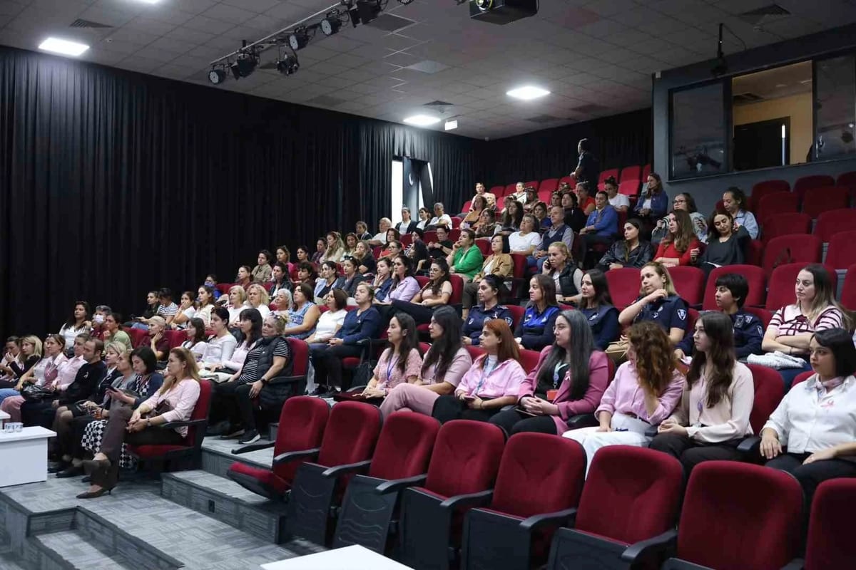 Didim'de meme kanserinde erken tanının önemi konferansta anlatıldı