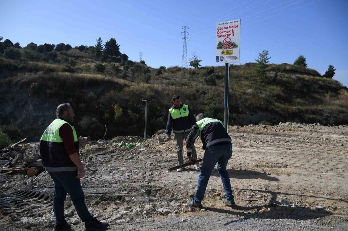 Doğal alana dökülen hafriyat ve çöpler belediye ekiplerince temizlendi
