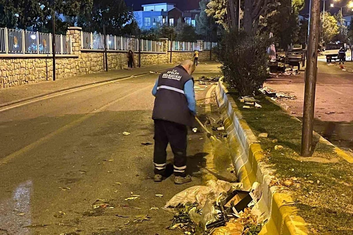 Efeler Belediyesi semt pazarlarında temizlik çalışması yaptı