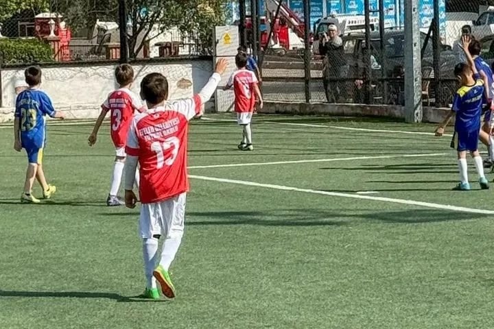 Efeler’de 120 minik sporcu Cumhuriyet Bayramı turnuvasında ter döktü