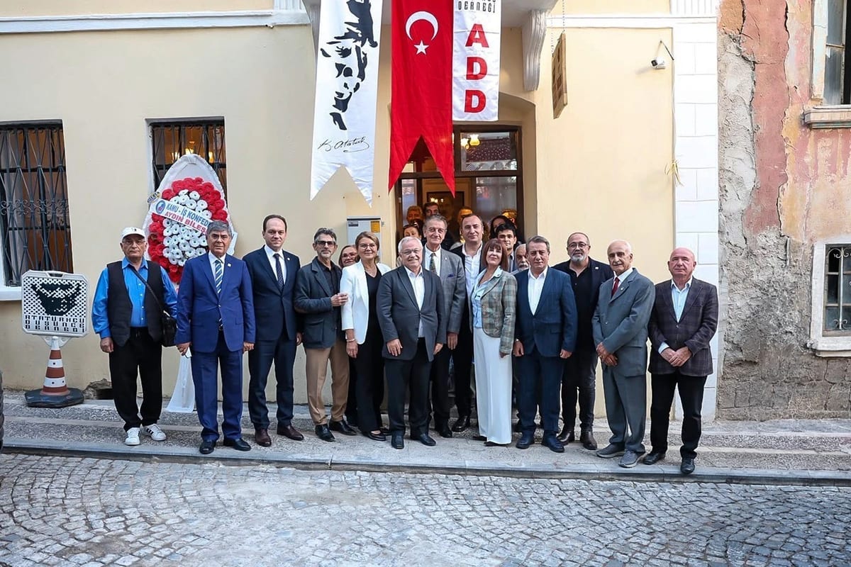 Efeler’de Atatürk Kültür Evi açıldı: Tarihi yapı kente kazandırıldı