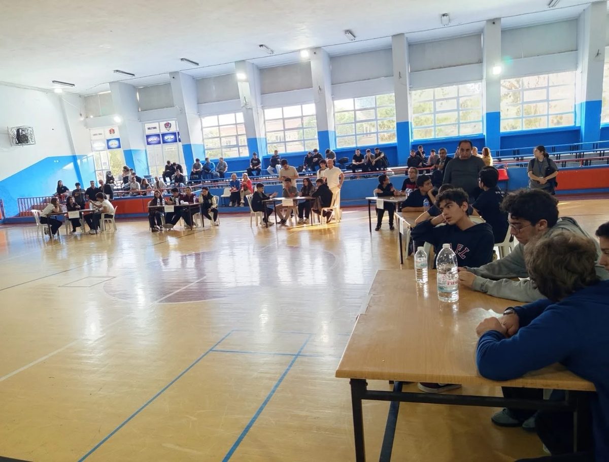 Efeler’de çevre bilinci yarışmasında dereceye giren okullar ödüllendirildi
