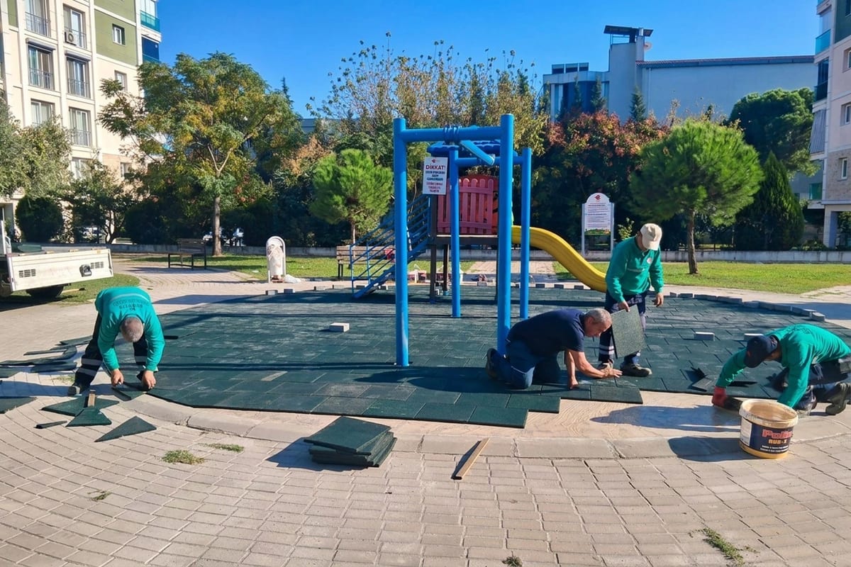 Efeler’de park ve yeşil alanlar bakıma alındı