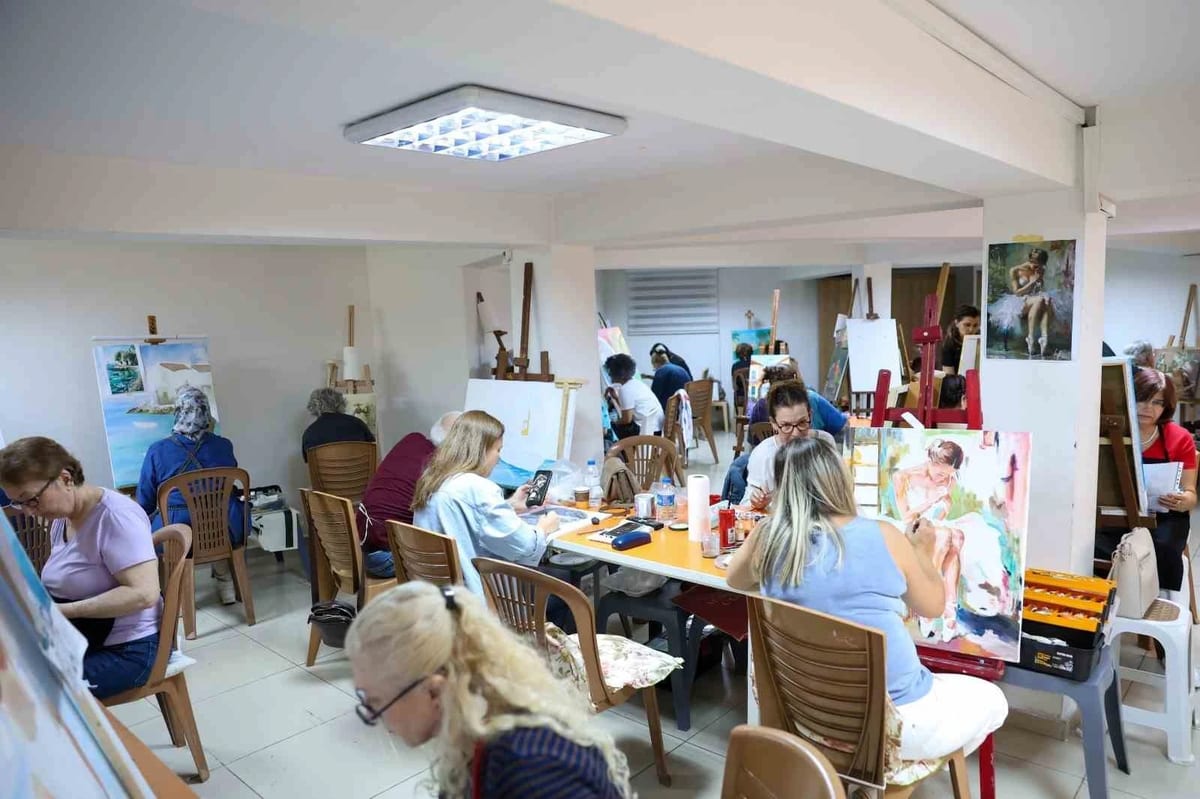 Efeler’de ücretsiz resim kursu yoğun ilgi görüyor