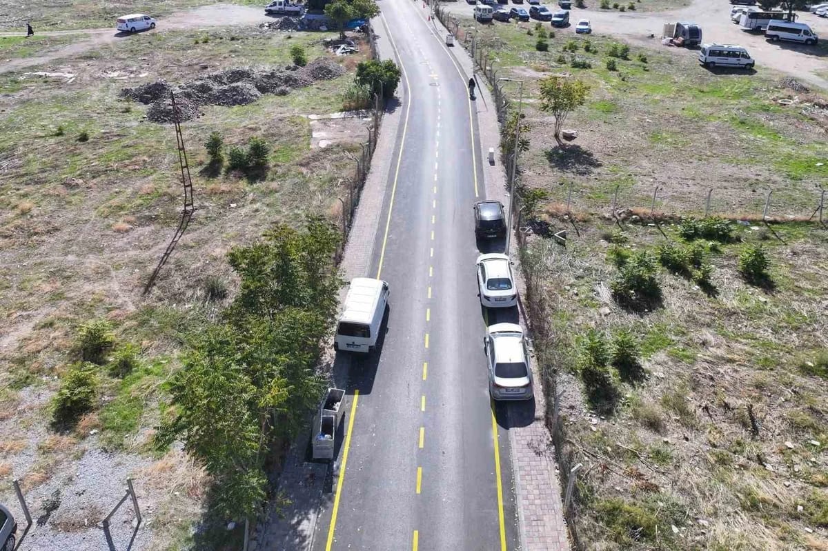 Efeler’de yollar asfaltlandı; Güzelhisar ve Orta’da 15 bin 460 metrekare