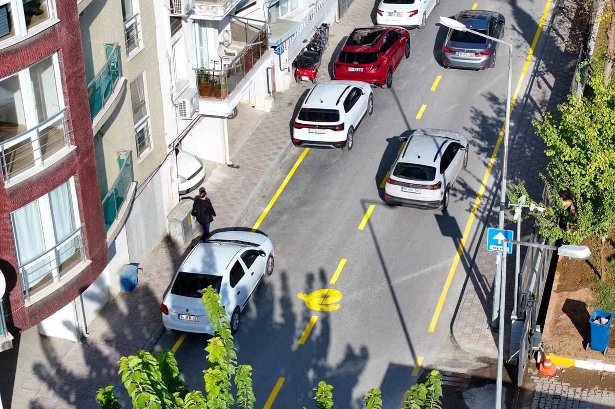 Efeler’de yollar asfaltlandı; Güzelhisar ve Orta’da 15 bin 460 metrekare