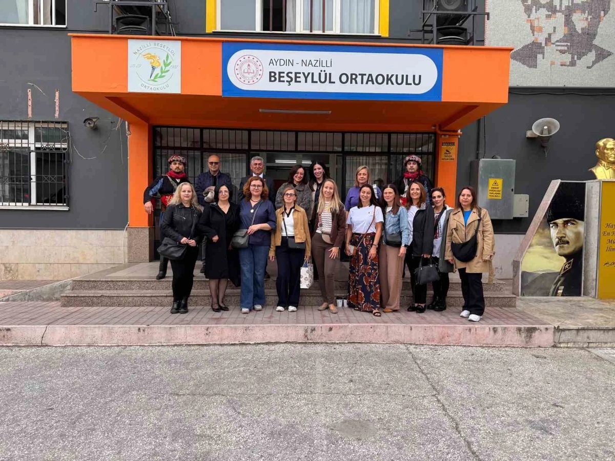 Erasmus+ ortağı öğretmenler İlçe Milli Eğitim Müdürü Güner'i ziyaret etti