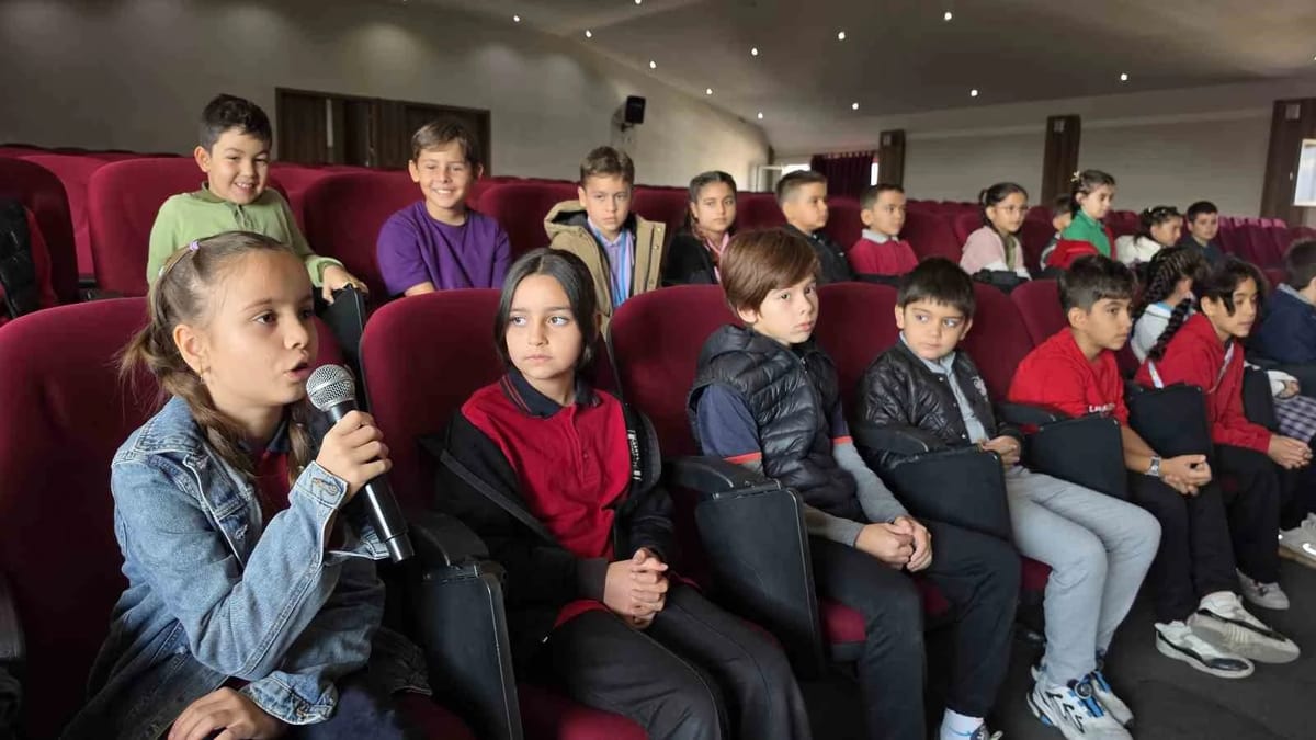 Erdinç Güner, Nazilli’de ilkokul öğrencilerinin dilek ve önerilerini dinledi