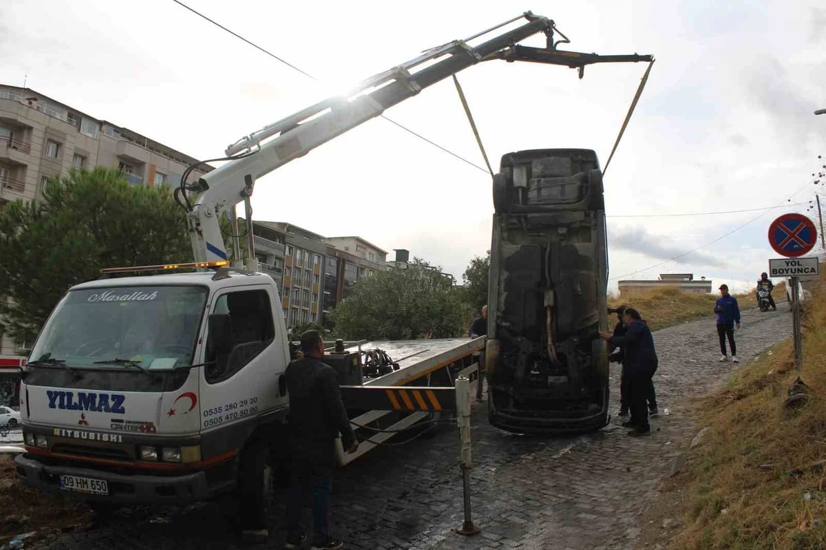 Freni tutmayan otomobil takla attı