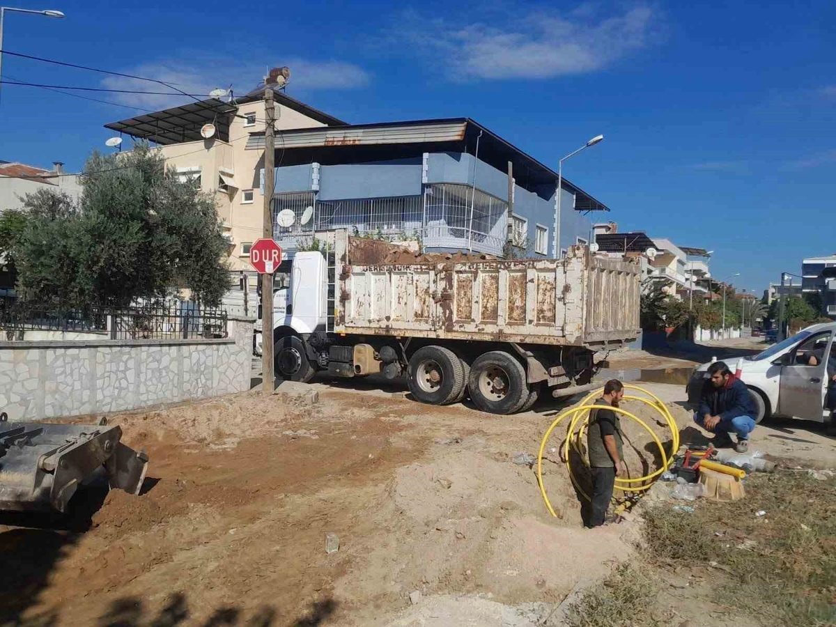 Germencik’te 7 farklı noktada belediye mesaisi sürüyor