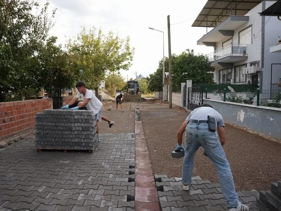 Germencik’te Bankacılar Sokak’a parke taşı döşendi, Nasuh Sokak sürüyor