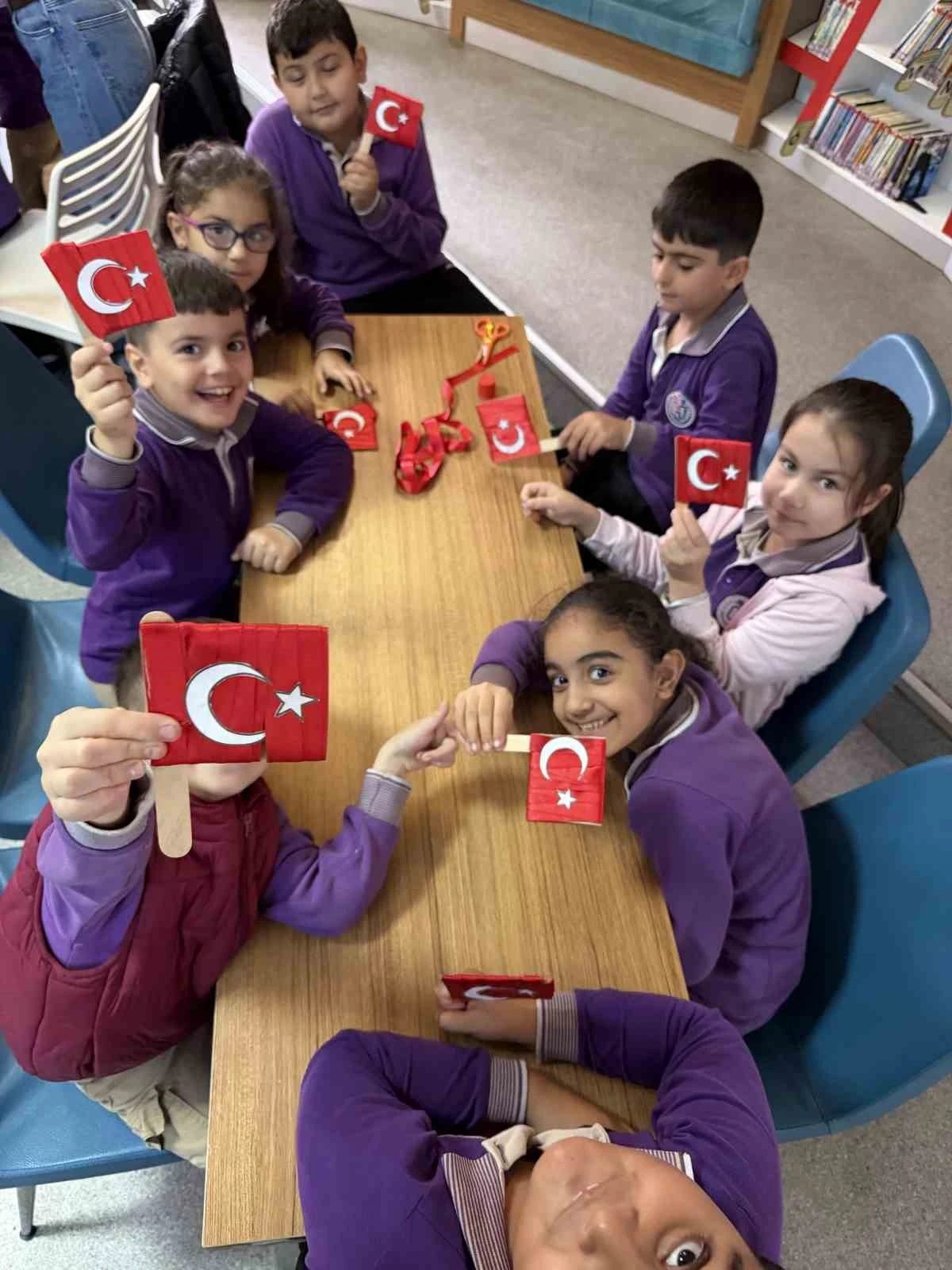 Hacı Celal Oto İlkokulu öğrencileri Aydın'da Cumhuriyet Bayramı'nı kutladı