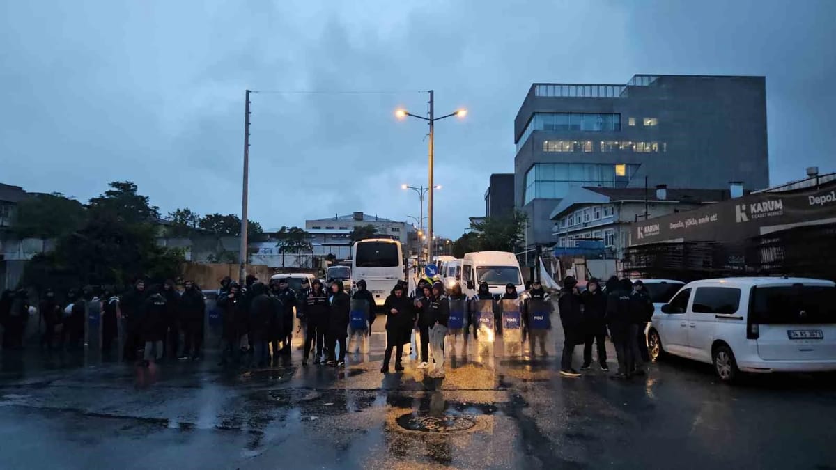 Halk TV’ye inceleme: Polis ekipleri arama yapıyor