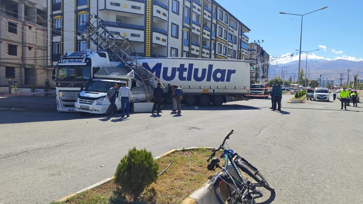 Iğdır’da tır ile hafif ticari araç arasında takip gerilimi kazayla sonuçlandı