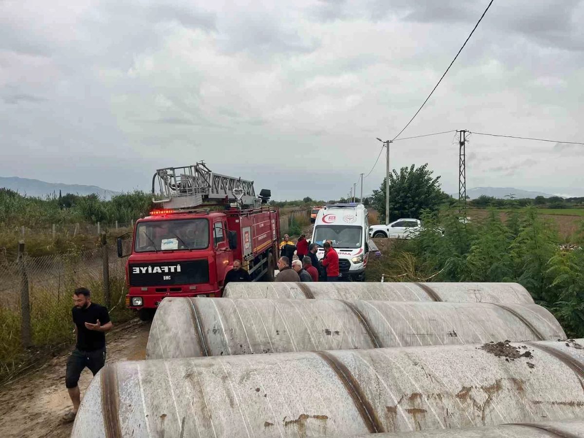 İşçi, kanalizasyon çalışmasında toprak altında kalarak hayatını kaybetti