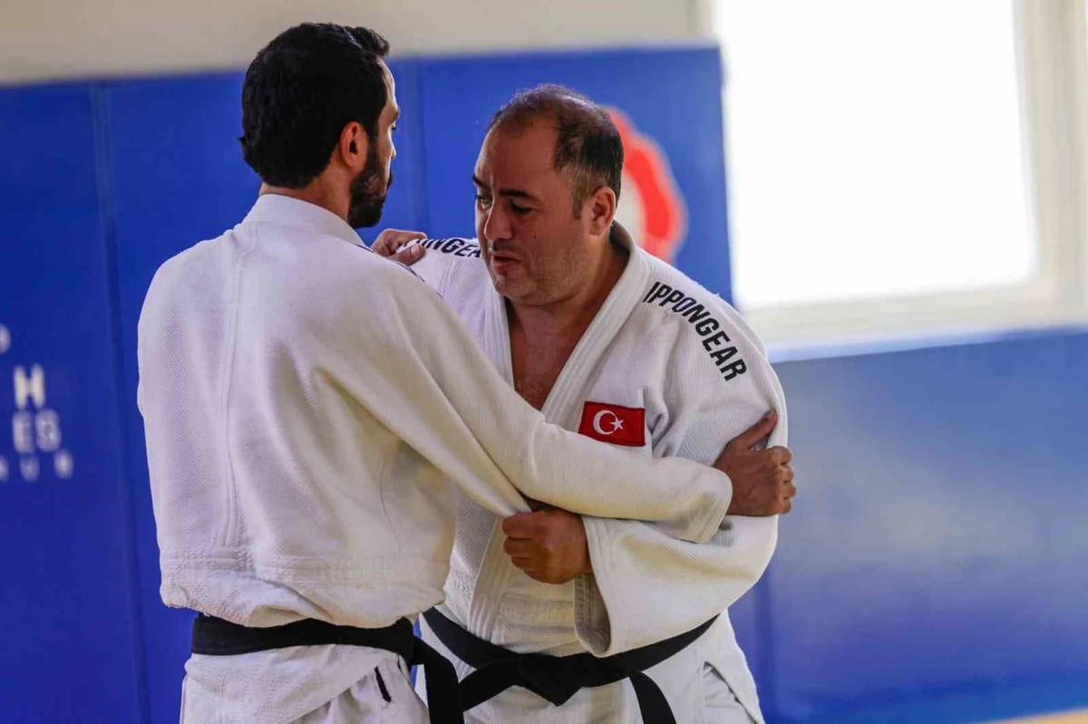 İzmir’in engelleri aşan judocusu
