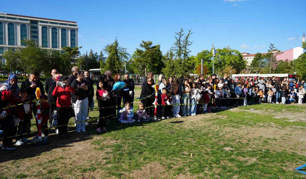 K9 köpekler hünerlerini sergiledi: Saklanan çocukları saniyeler içinde buldular