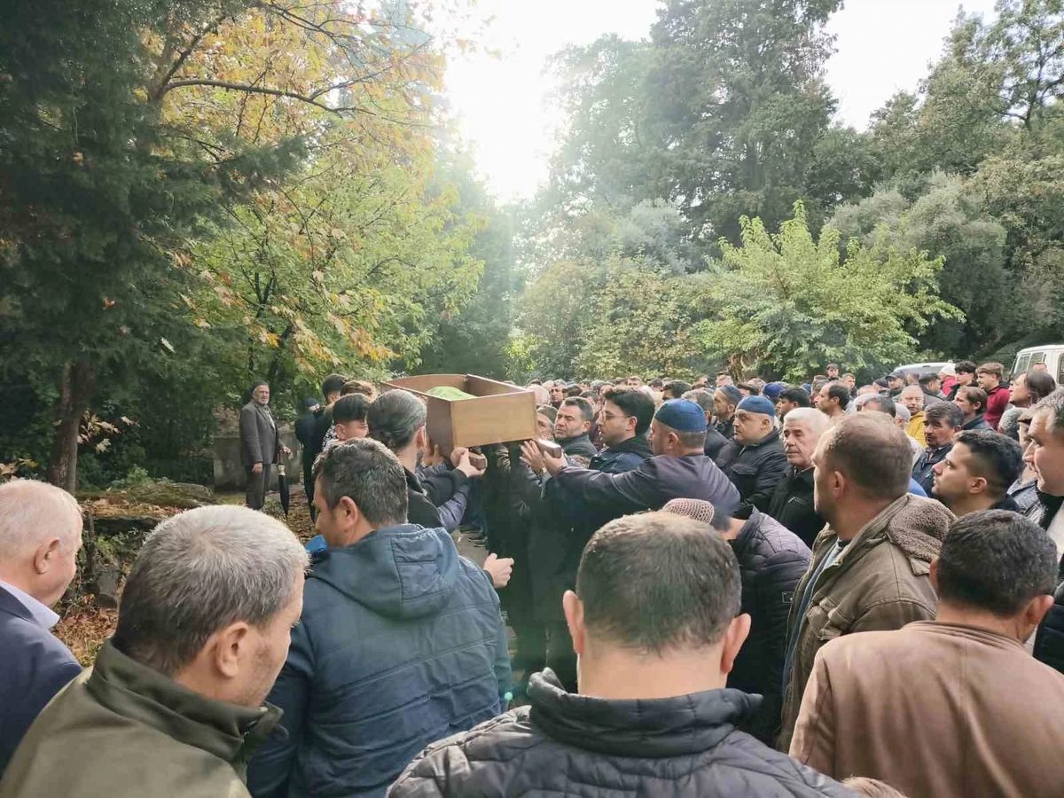 Kalp krizi geçiren 11 yaşındaki Hamza, son yolculuğuna uğurlandı