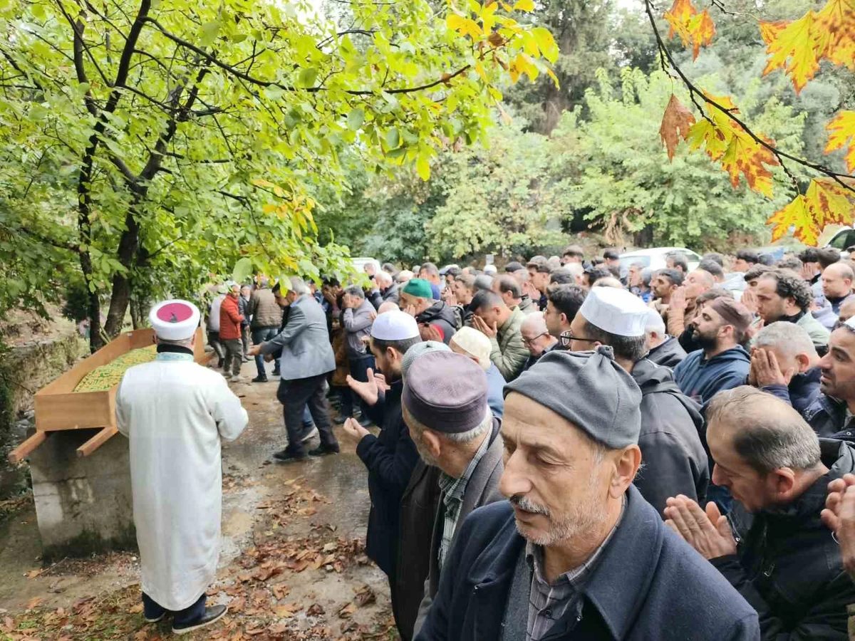 Kalp krizi geçiren 11 yaşındaki Hamza, son yolculuğuna uğurlandı