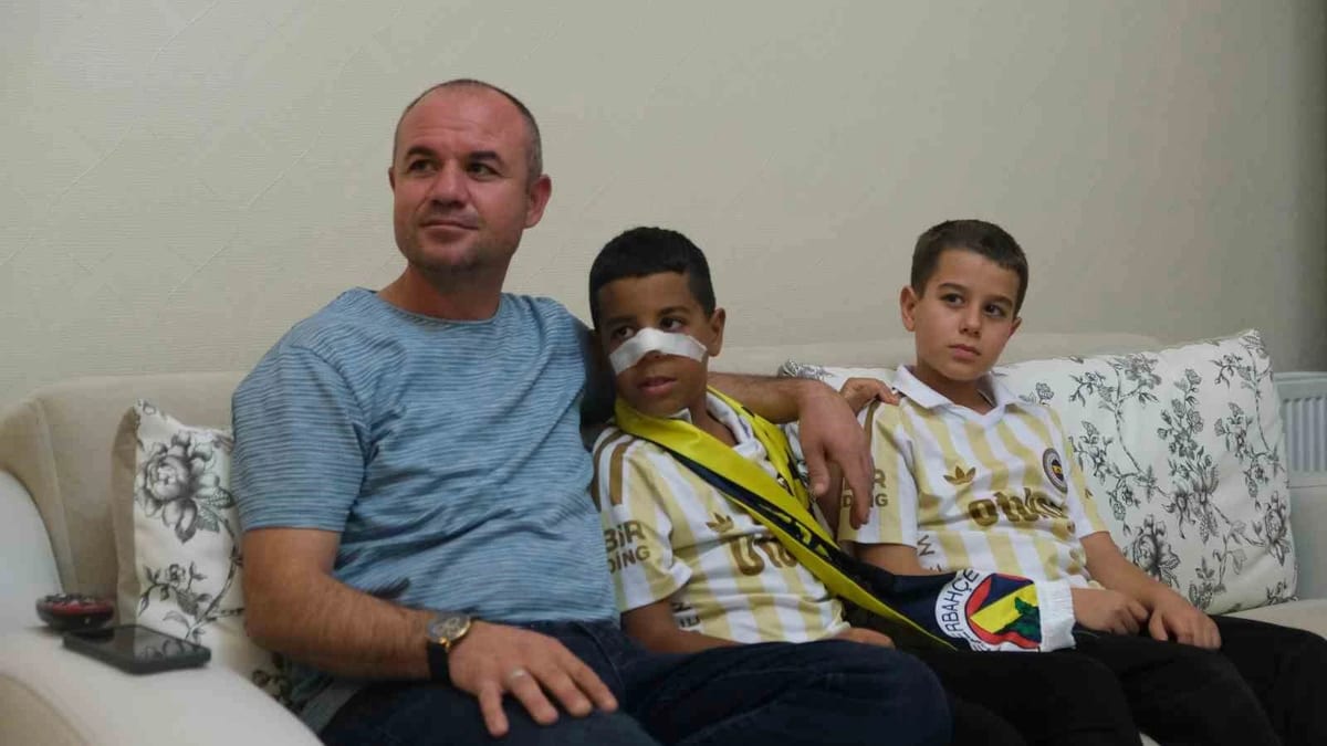 Karaman’da 9 yaşındaki Abdullah, narkozun etkisiyle Fenerbahçe - Galatasaray derbisini anlatmaya başladı