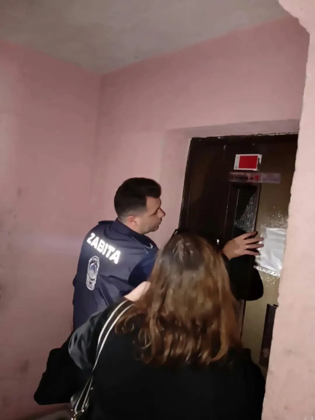 Kırmızı etiketli asansörler mühürlendi