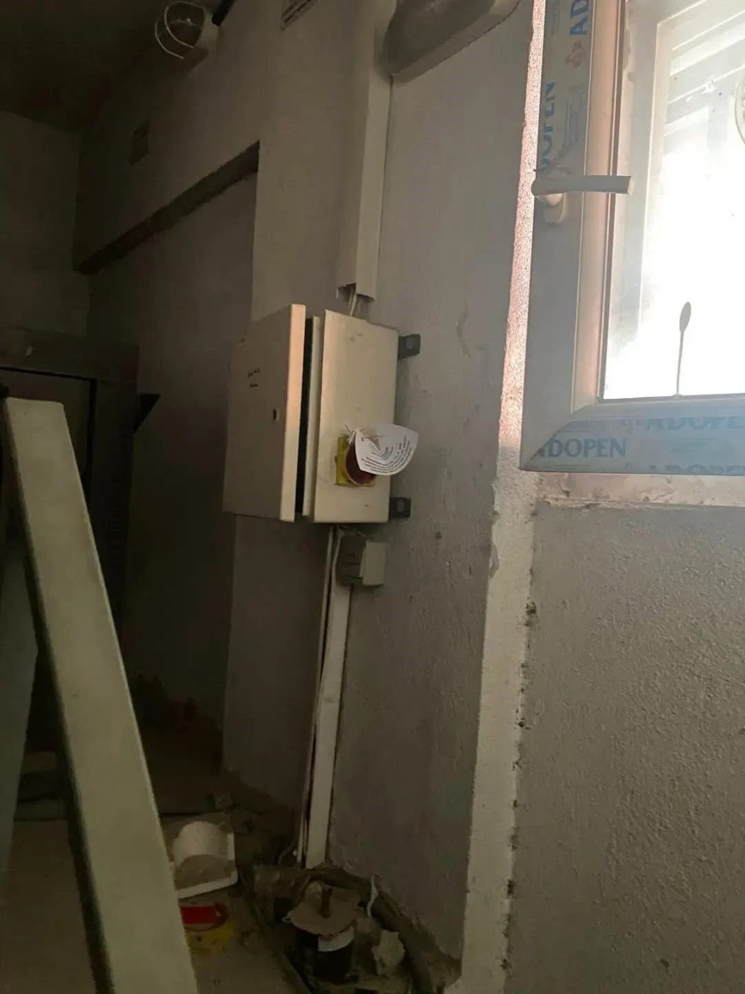 Kırmızı etiketli asansörler mühürlendi