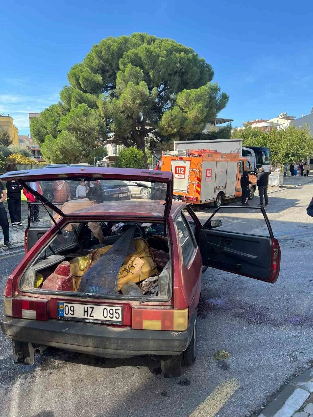 Kontrolden çıkan otomobil Aydın’da direğe çarptı: 2 kişi yaralandı