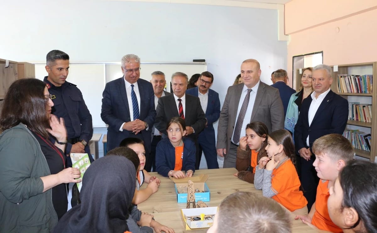 Köşk Başçayır Ortaokulu’nda Bilim Fuarı açılışı gerçekleşti