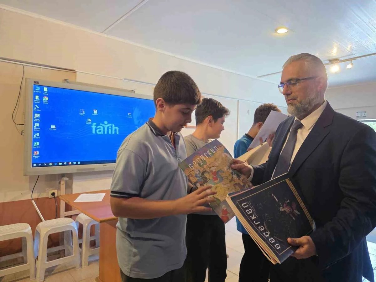 Köşk İlçe Müftüsü Dr. Nuri İlk, öğrencilere İslam bilim tarihini anlattı
