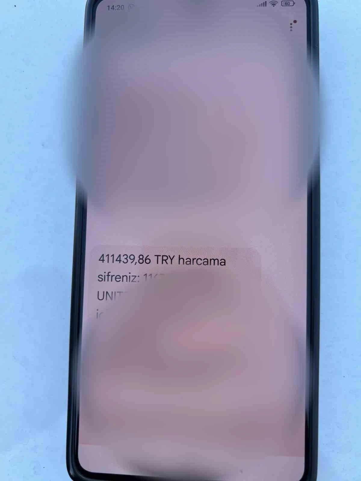 Kredi kartı başvurusu yaptığını sanarken 412 bin lirası dolandırıldı
