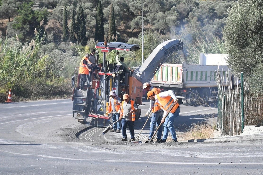 Kuşadası Aydın yolunda deforme olan bölümler yenilendi