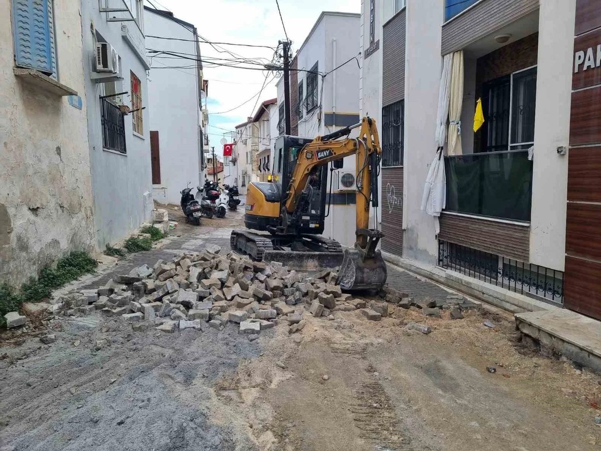 Kuşadası’nda 12 bin metrekarelik yol çalışması tamamlandı