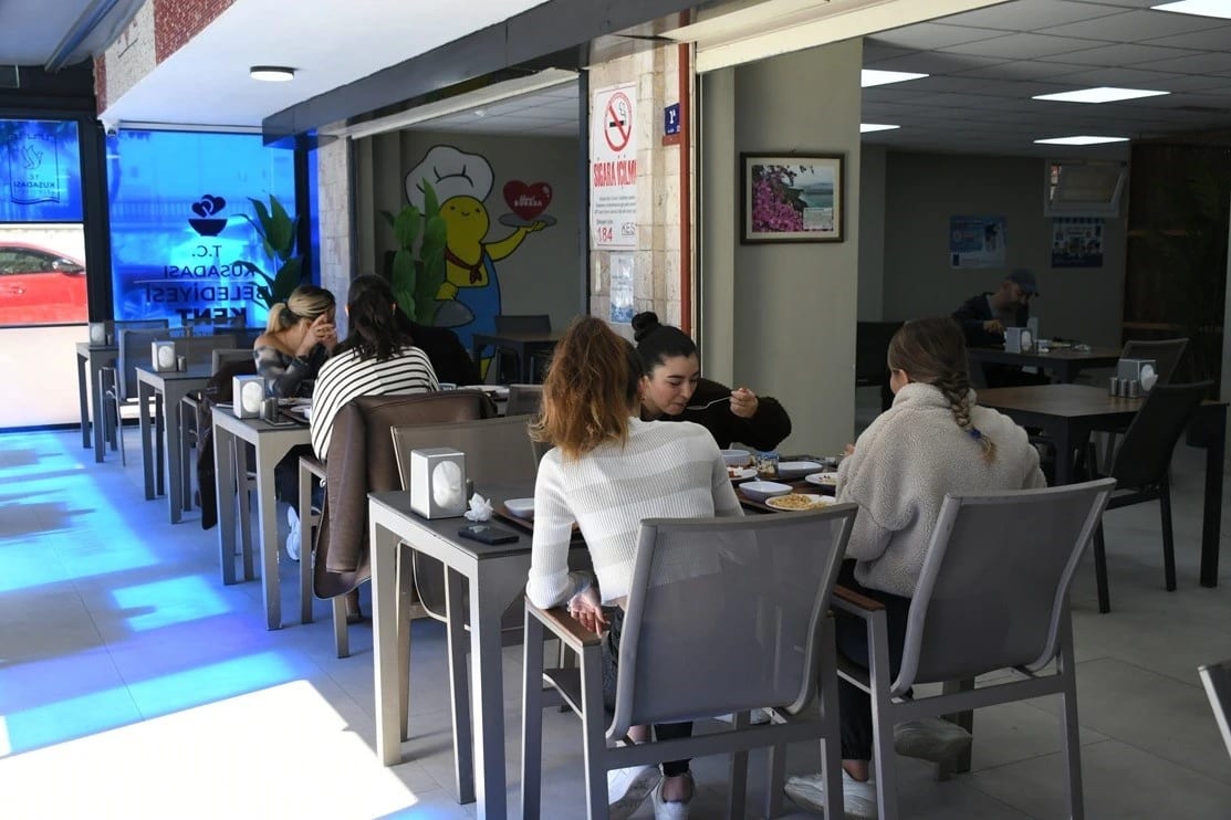 Kuşadası'nda Adalı Kart, Kent Lokantası satışlarının yüzde 92'sini oluşturdu