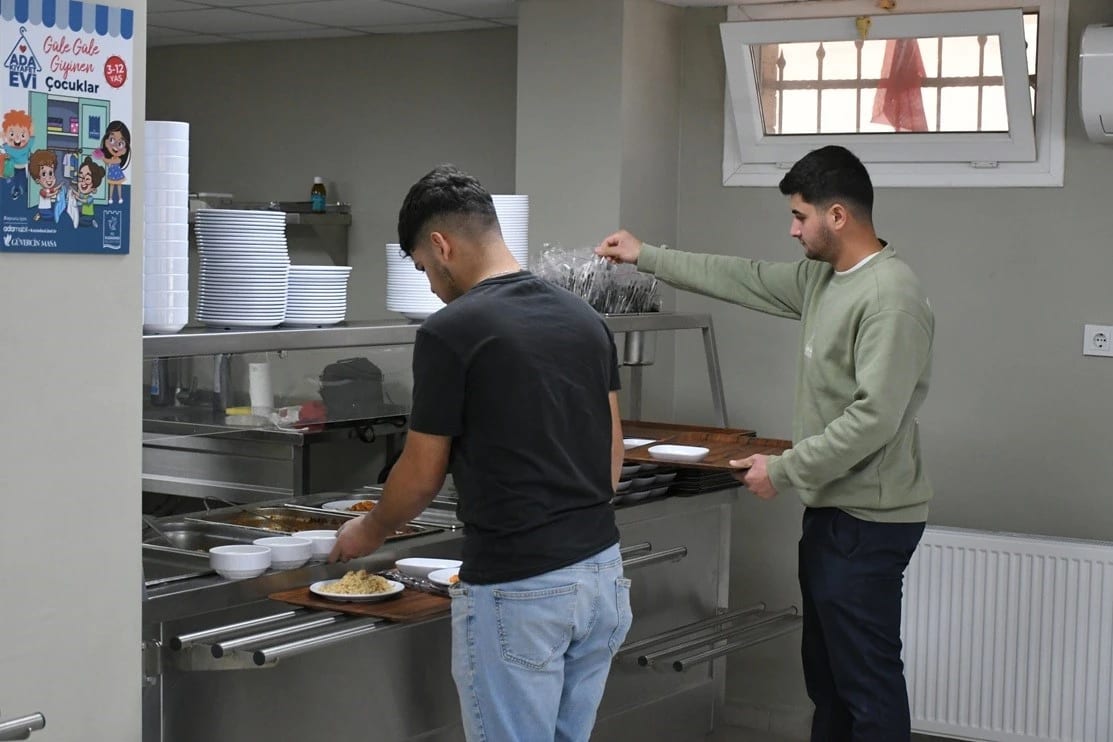 Kuşadası'nda Adalı Kart, Kent Lokantası satışlarının yüzde 92'sini oluşturdu