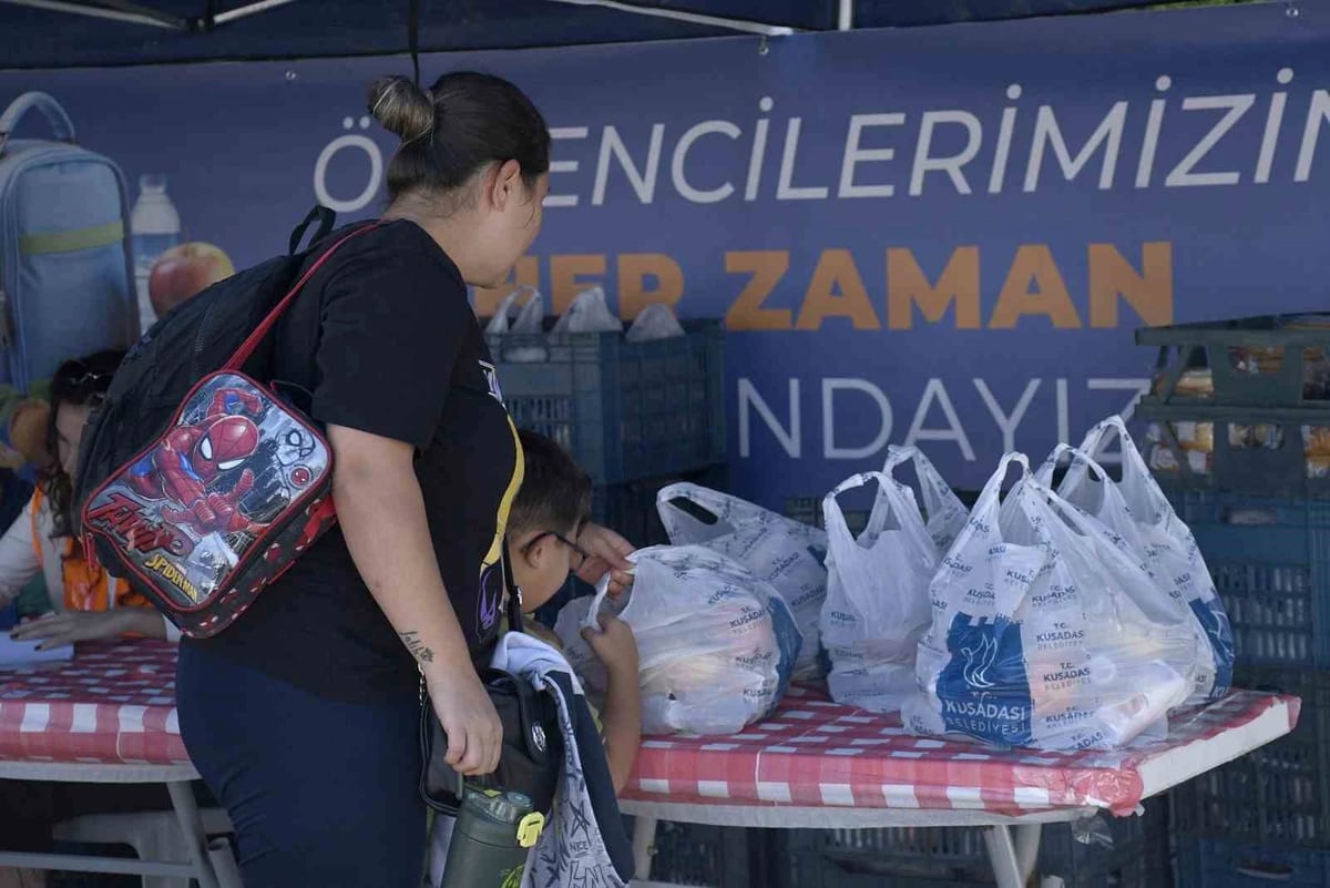 Kuşadası’nda bin 400 çocuğa her hafta beslenme desteği