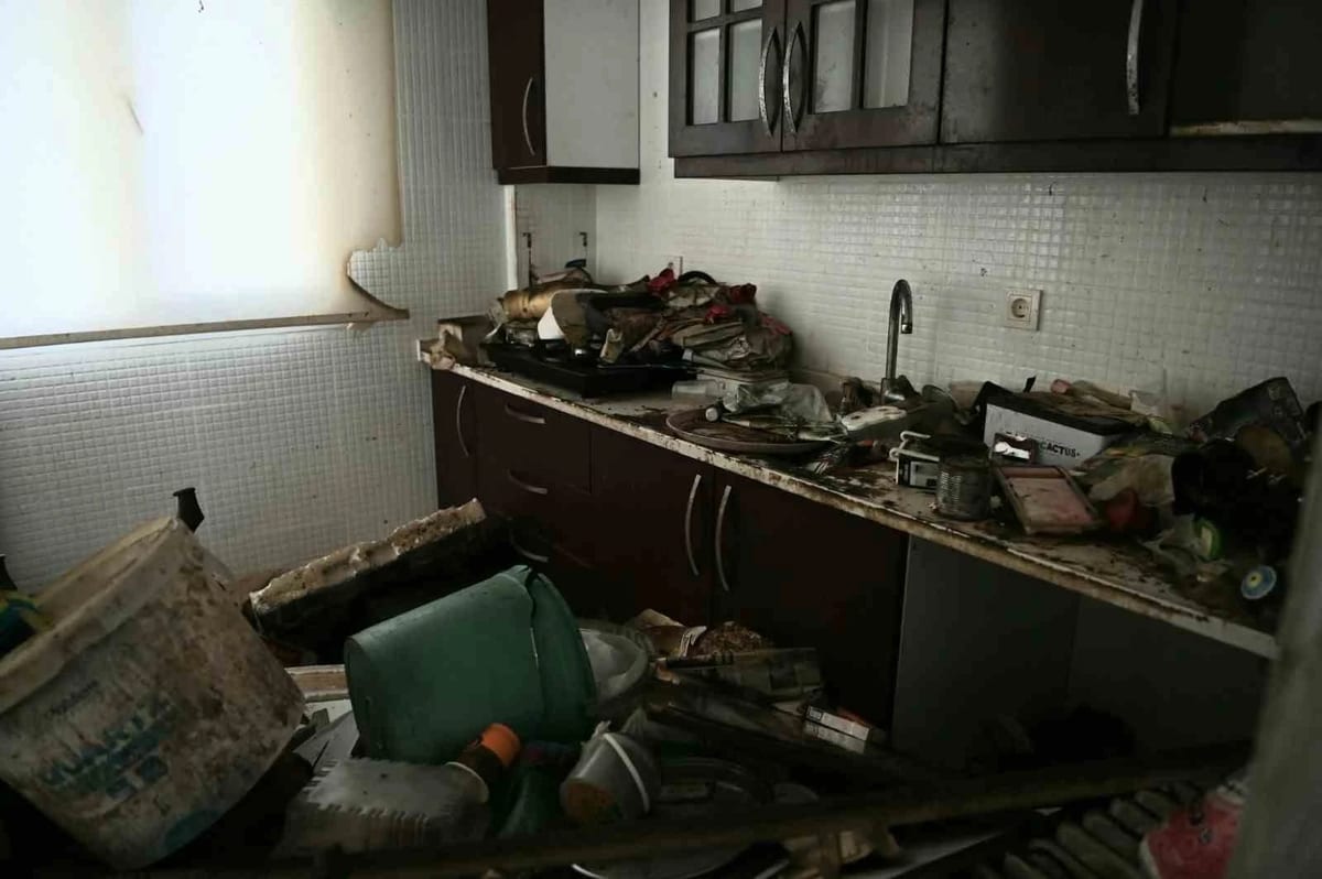 Kuşadası’nda çöp ev operasyonu
