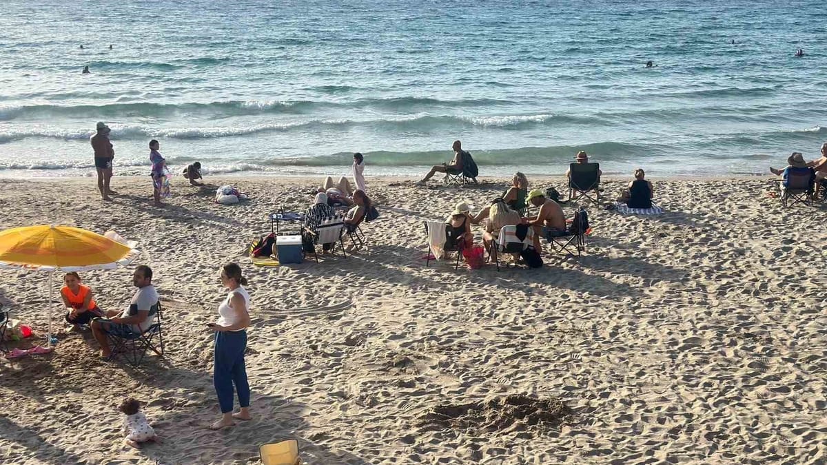 Kuşadası’nda Ekim güneşi deniz keyfini uzattı