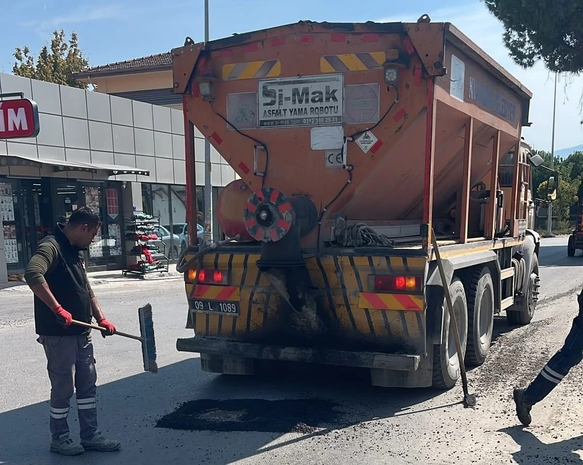 Kuşadası’nda ekipler 56 noktada sahaya indi