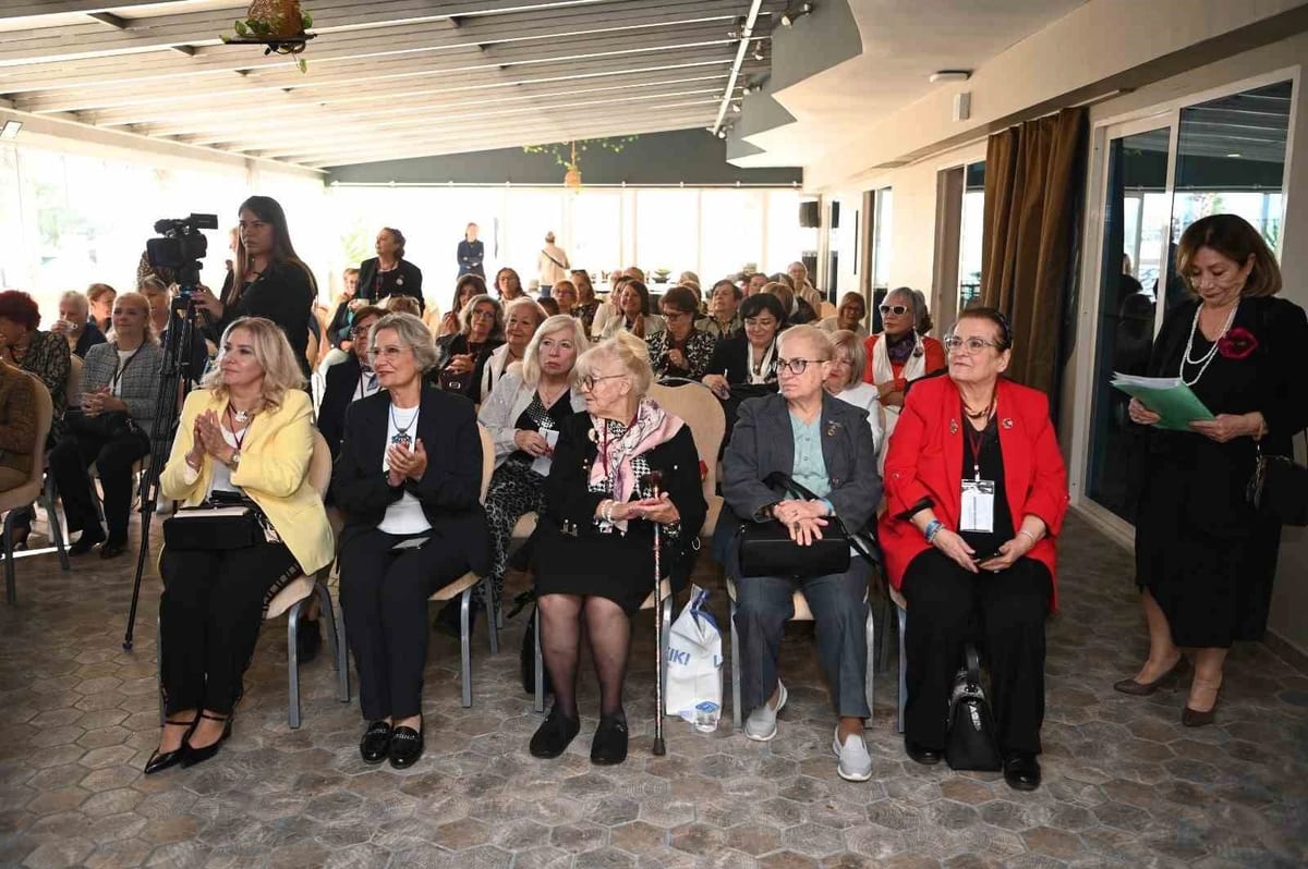 Kuşadası’nda ’Kadınlar zirvesi’ başladı