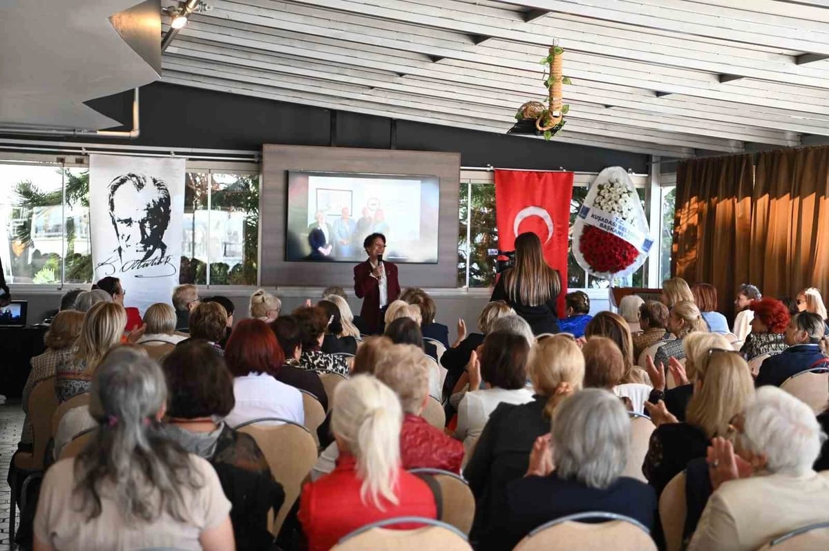 Kuşadası’nda ’Kadınlar zirvesi’ başladı